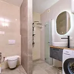 Asjazra מאלי לוסיניי