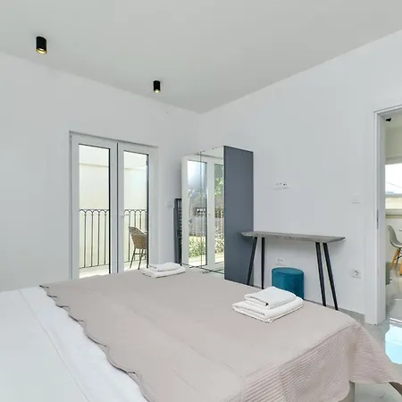 Apartman Asjazra *